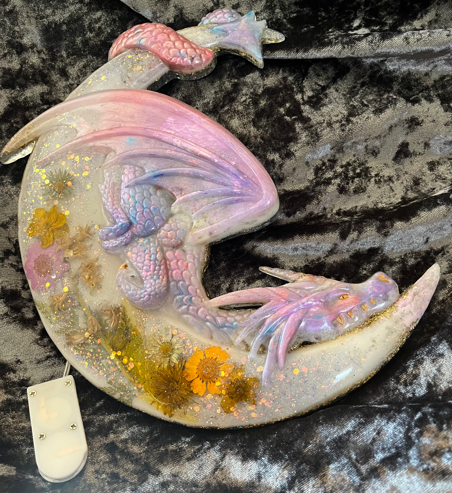 🧚‍♀️🐲”Otho'tie - Dragon of the Fae" Illuminated Orgonite Moon Plaque
