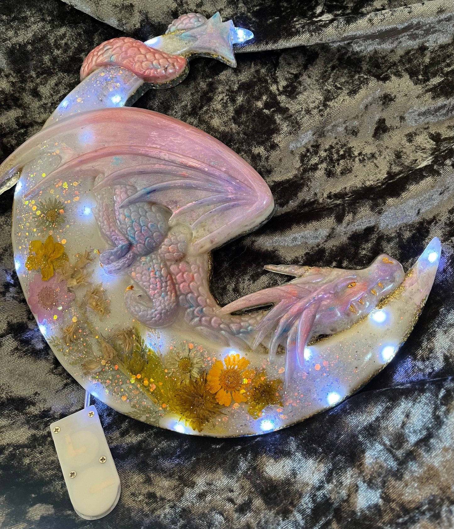 🧚‍♀️🐲”Otho'tie - Dragon of the Fae" Illuminated Orgonite Moon Plaque