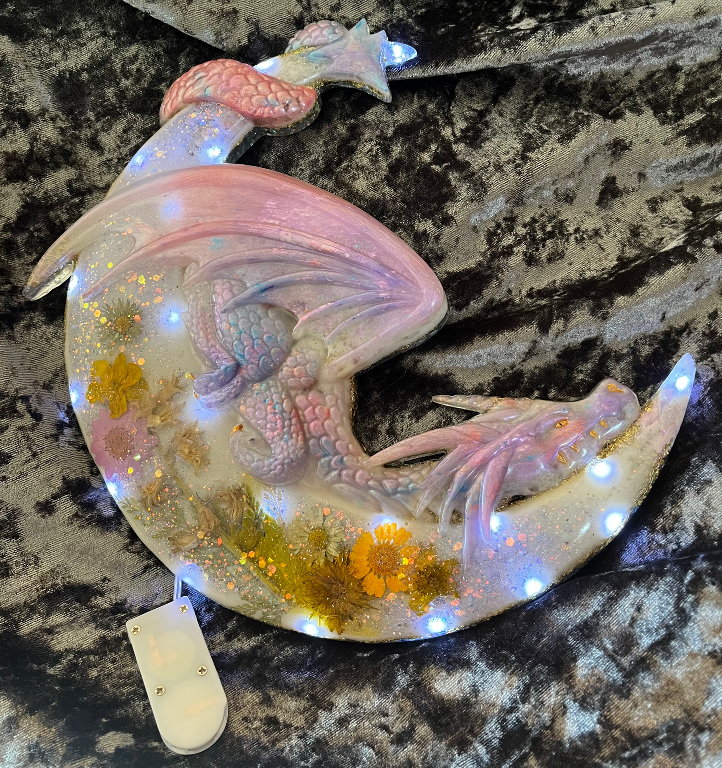 🧚‍♀️🐲”Otho'tie - Dragon of the Fae" Illuminated Orgonite Moon Plaque