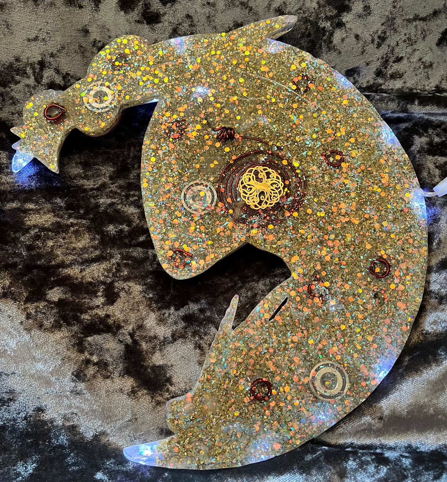 🧚‍♀️🐲”Otho'tie - Dragon of the Fae" Illuminated Orgonite Moon Plaque