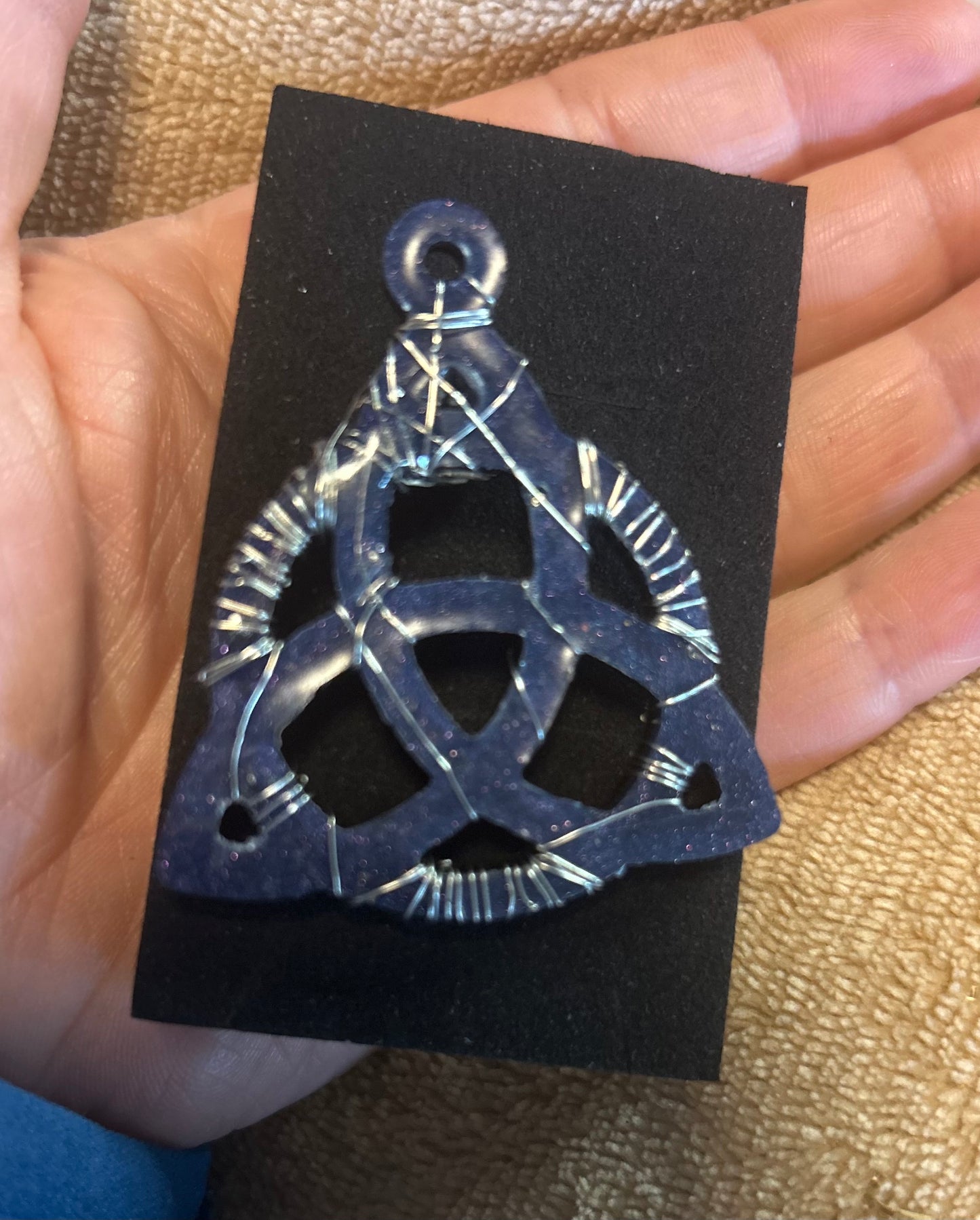 Frequency Pendant 009 - Celtic Knot