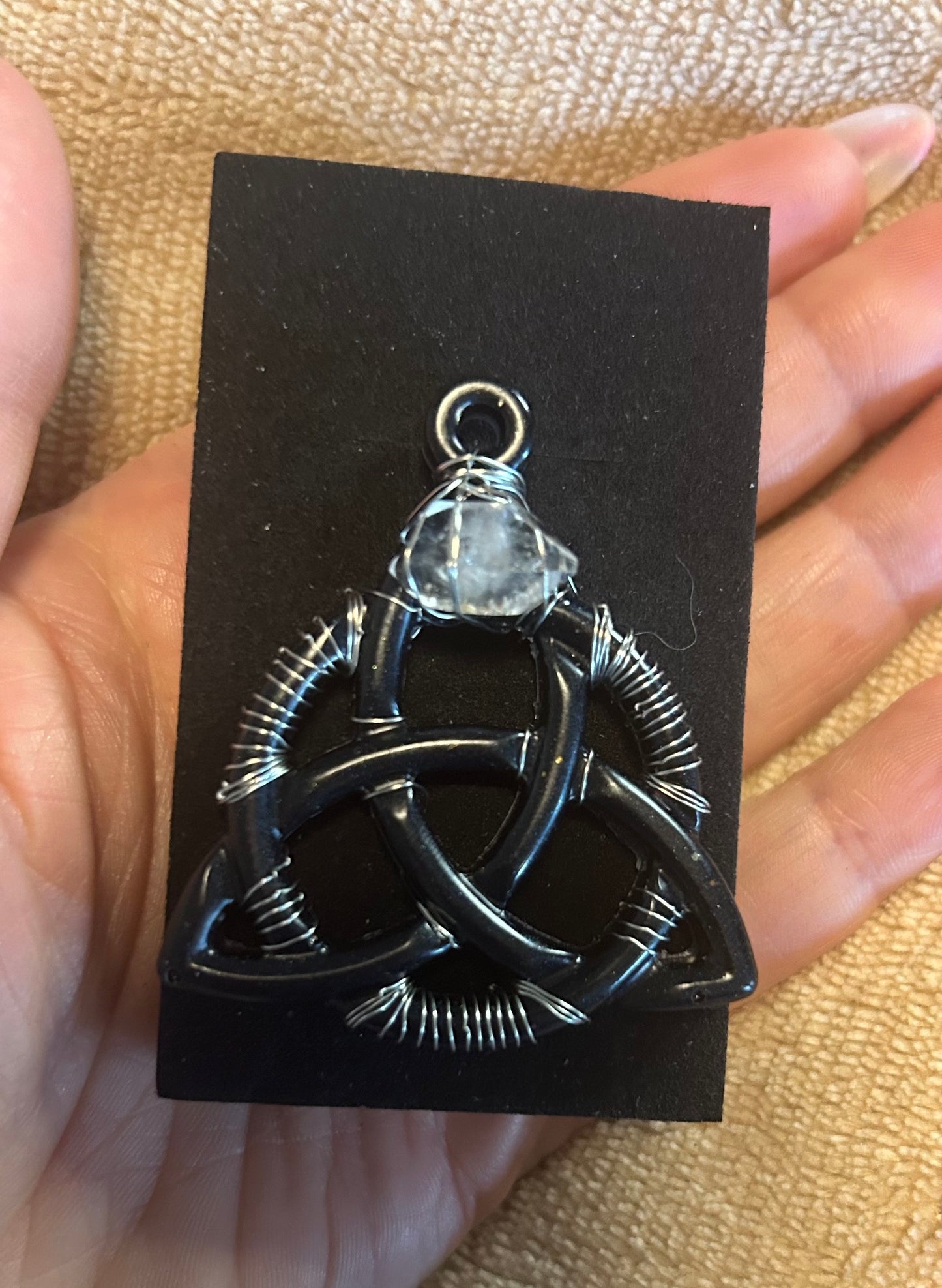 Frequency Pendant 009 - Celtic Knot